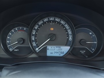 Toyota Corolla XI Sedan 1.33 Dual VVT-i 99KM 2015 Toyota Corolla 1.3 Dual VVT-i, Salon Polska, Klima, zdjęcie 10