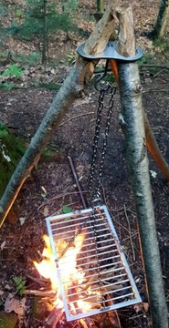 TRÓJNÓG NA OGNISKO KOCIOŁEK GRILL BUSHCRAFT INOX