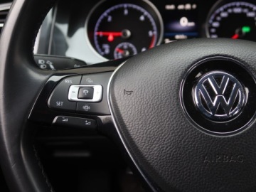 Volkswagen Golf VII Hatchback 3d Facelifting 1.6 TDI-CR DPF BMT 115KM 2019 VW Golf 1.6 TDI, Automat, Navi, Klima, Tempomat, zdjęcie 16