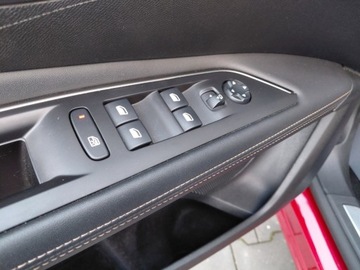 Peugeot 3008 II 2019 Peugeot 3008 GT Line Automat Full LED 2,0 Diesel 2.0 Diesel 177KM, zdjęcie 8