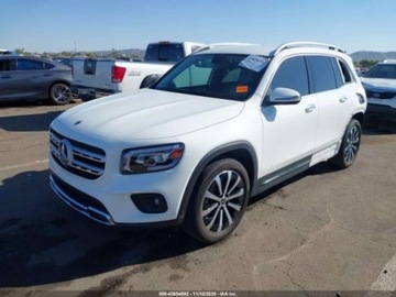 Mercedes GLB 2021 Mercedes-Benz GLB 2021 Mercedes-Benz GLB 250 SUV 2.0 Benzyna 221KM, zdjęcie 2