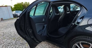 Mercedes Klasa A W176 Hatchback 5d 1.6 180 BlueEFFICIENCY 122KM 2014 Mercedes-Benz Klasa A Mercedes-Benz Klasa A 1.6 Benzyna 122KM, zdjęcie 28