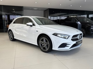 Mercedes Klasa A W177/V177 Hatchback Plug-In 1.3 250e 218KM 2020 Mercedes-Benz A 250 e AMG Line / Plug In / Fotele, zdjęcie 4