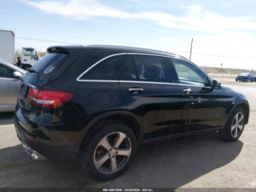 Mercedes GLC C253 2018 Mercedes-Benz GLC 300, 2018r., 2.0L 2.0 Benzyna 241KM, zdjęcie 4