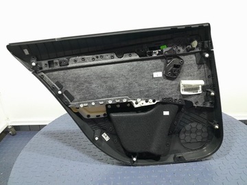 SKODA OCTAVIA III LIFT HB ОБИВКА БОКОВОЙ ДВЕРИ ЗАДНЯЯ ПРАВАЯ 5E5867024BG