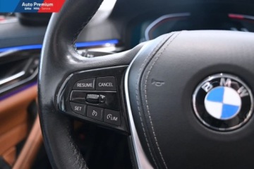 BMW Seria 5 G30-G31 Limuzyna Facelifting 2.0 518d 150KM 2022 BMW Seria 5 518dFV23Fotel SportowyLuxury LineRozbudowany Pakiet Lusterek, zdjęcie 4