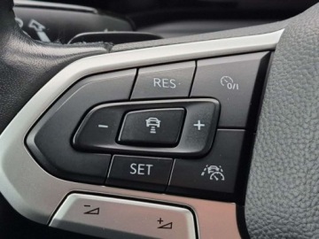 Volkswagen Golf VIII Variant 2.0 TDI 150KM 2021 Volkswagen Golf Variant Martwe poleVirtualFaktura23 Masaz fotela kierowcy, zdjęcie 23