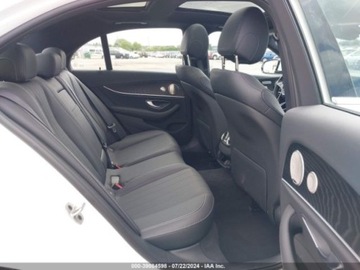 Mercedes Klasa E W213 2022 Mercedes-Benz Klasa E 450, 2022r., 4x4, 3.0L 3.0 Benzyna 362KM, zdjęcie 11