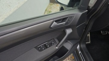 Volkswagen Touran III 2.0 TDI 150KM 2020 Volkswagen Touran 2,0 TDI 150 KM NAVI Full LED automat 7 osob OPLACONY, zdjęcie 6