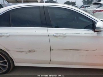 Mercedes Klasa E W213 2022 Mercedes-Benz Klasa E 2022 Mercedes-Benz E-Class E 350 RWD Sedan 2.0 255KM, zdjęcie 12