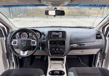 Dodge Caravan V Grand Caravan Facelifting 3.6 VVT 283KM 2016 Dodge Grand Caravan 3.6 Benz 283 KM 2016r 149.000 km Warszawa 3.6, zdjęcie 5