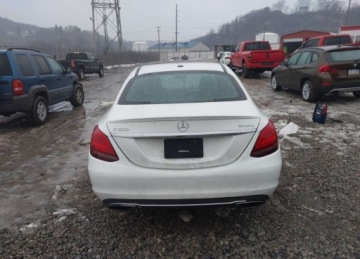 Mercedes Klasa C W205 Kabriolet Facelifting 2.0 300 258KM 2019 Mercedes-Benz Klasa C MERCEDES-BENZ C 300 4MATIC 2.0 Benzyna 259KM, zdjęcie 3