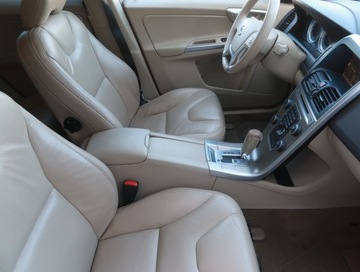 Volvo XC60 I SUV 2.4 D3 163KM 2011 Volvo XC60 D3, 4X4, Automat, Skóra, Xenon, zdjęcie 8