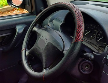 Pokrowiec na kierownice Czarno Czerwony nakładka skóra 37-39 cm POK-R CZERW