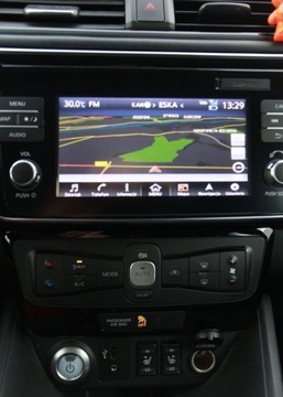 Nissan Leaf II Hatchback Elektryczny 40kWh 150KM 2018 Nissan Leaf Bateria 100 PEWNY Full Dealer ASO Navi Pakiet ZIMA Gwarancja f, zdjęcie 27