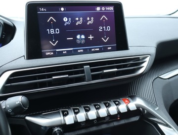 Peugeot 3008 II Crossover 1.2 PureTech 130KM 2020 Peugeot 3008 1.2 PureTech, Salon Polska, zdjęcie 11