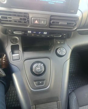 Peugeot Rifter Standard 1.2 PureTech 130KM 2021 Peugeot Rifter Pierwszy wlasciciel. Salon Polska 1.2 Benzyna 131KM, zdjęcie 3