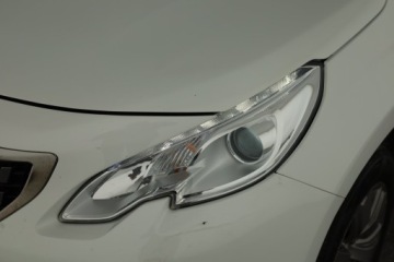 Peugeot 2008 I SUV Facelifting 1.2 PureTech 110KM 2017 Peugeot 2008 1.2 PureTech, Salon Polska, zdjęcie 15