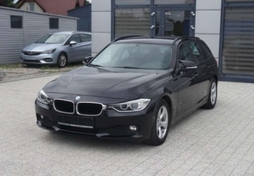BMW Seria 3 E90-91-92-93 Touring E91 2.0 320d EfficientDynamics 163KM 2013 BMW Seria 3 BMW Seria 3 320d Efficient Dynamics Edition Sport Line 2.0, zdjęcie 3