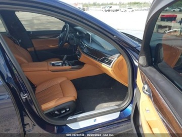 BMW Seria 7 G70 2022 BMW Seria 7 2022 BMW 7 Series 750i xDrive Sedan 4.4 Benzyna 523KM, zdjęcie 10