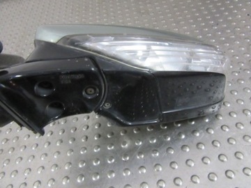 TRIBECA B9 2006 ZRCÁTKO LEVÉ Z SMĚROVKOU 8PIN