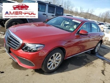 Mercedes Klasa E W213 2017 Mercedes-Benz Klasa E 2017 r., 2,0L 300 4MATIC 2.0 Benzyna 241KM