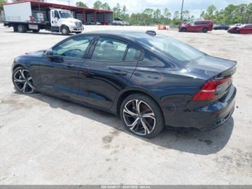 Volvo S60 III 2024 Volvo S60 b5 Plus Dark Theme, 2024r., 2.0L 2.0 Benzyna 247KM, zdjęcie 3