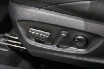 Toyota C-HR I Crossover Facelifting 1.8 Hybrid 122KM 2023 Toyota C-HR 1.8 Hybrid GPF GR Sport 1.8 Hybryda 122KM, zdjęcie 26