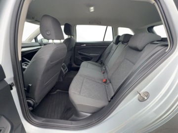 Volkswagen Golf VIII Variant 1.5 eTSI 130KM 2023 Volkswagen Golf 1.5 eTSI FV 23 Gwarancja 1.5 Benzyna 129KM, zdjęcie 22