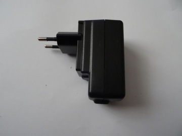 Блок питания ADS-10B-06 05010G 5В 2.0А (Комплект)