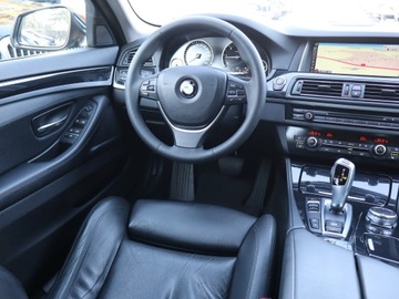 BMW Seria 5 F10-F11 Touring Facelifting 525d 218KM 2016 BMW 5 525d xDrive, 214 KM, 4X4, Automat, Skóra, zdjęcie 6