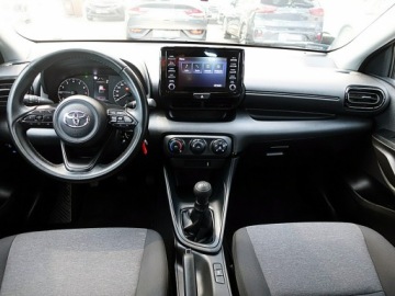Toyota Yaris IV Hatchback 1.0 VVT-i 72KM 2021 Toyota Yaris NAVI KRAJOWY BEZWYPADKOWY, zdjęcie 12