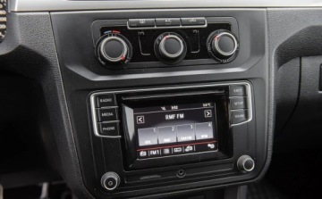 Volkswagen Caddy IV Kombi Maxi 2.0 TDI SCR BlueMotion Technology 150KM 2016 Volkswagen Caddy 2.0tdi Maxi Lift DsG Navi Winda Dla NiePelnosprawnych, zdjęcie 19