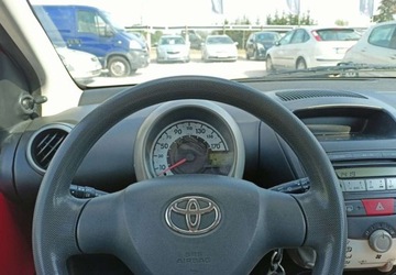 Toyota Aygo I Hatchback 5d Facelifting 1.0 VVT-i 68KM 2014 Toyota Aygo Toyota Aygo Benzyna 68KM, zdjęcie 8