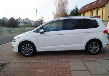 Volkswagen Touran III 2.0 TDI 150KM 2017 Volkswagen Touran 2.0 TDI BMT Highline DSG, zdjęcie 2