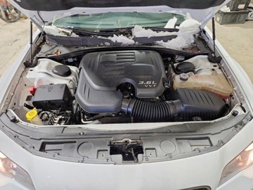 Chrysler 300C II 2023 Chrysler 300 Touring L 2023 3.6 Benzyna 292KM, zdjęcie 6