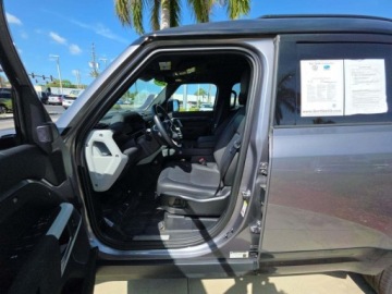 Land Rover Defender IV (L663) 2024 Land Rover Defender 110 X-Dynamic SE 2024 3.0 Benzyna 395KM, zdjęcie 5