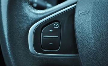 Renault Clio IV Hatchback 5d ENERGY TCe 99g 90KM 2016 Renault Clio LIFT Benzyna Klimatyzacja Cz.parkowania Tempomat Benzyna 90KM, zdjęcie 22