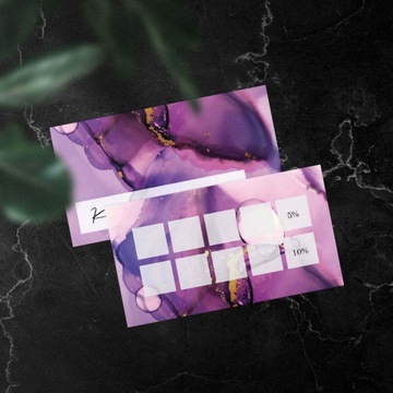 Карты лояльности — розовые и фиолетовые