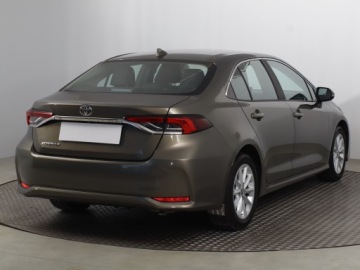 Toyota Corolla XII Sedan 1.5 VVT-i 125KM 2021 Toyota Corolla 1.5 VVT-i, Salon Polska, zdjęcie 4