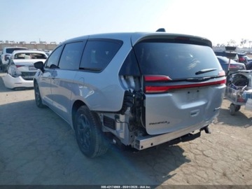 Chrysler Pacifica II 2023 Chrysler Pacifica Hybrid Touring L 2023 3.6l 3.6 Hybryda 260KM, zdjęcie 2