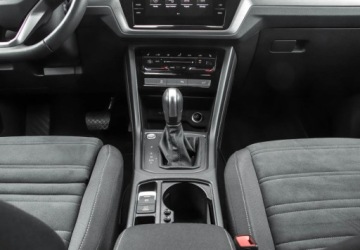 Volkswagen Touran III 1.5 TSI EVO 150KM 2024 Volkswagen Touran 1.5TSI 150KM Comfortline DSG, Kamera Cofania, Podgrzewan, zdjęcie 19