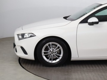 Mercedes Klasa A W177/V177 Hatchback 1.3 180 136KM 2018 Mercedes A A 180, Salon Polska, Skóra, Navi, zdjęcie 14