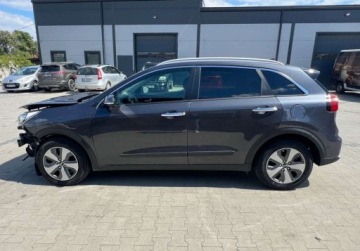 Kia Niro I Crossover 1.6 GDi Hybrid 141KM 2018 Kia Niro 1.6 Hybryda Nawigacja Klimatyzacja Sensor 1.6 Hybryda 141KM, zdjęcie 2
