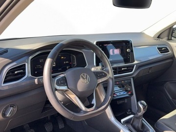 Volkswagen T-Roc I SUV Facelifting 1.5 TSI ACT 150KM 2023 Volkswagen T-Roc 1.5 TSI Style 150KM, Manual, Serwis ASO, Maly przebieg, F, zdjęcie 17