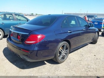 Mercedes Klasa E W213 2019 Mercedes-Benz Klasa E 2019 Mercedes-Benz E-Class E 300 RWD Sedan 2.0 241KM, zdjęcie 5