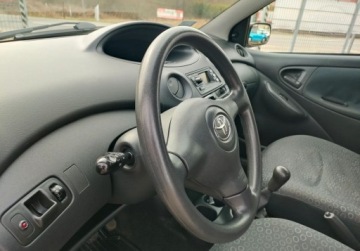Toyota Yaris I 2003 Toyota Yaris Fajny Stan Brak korozji KLIMA Elektryka Zobacz Benzyna, zdjęcie 16