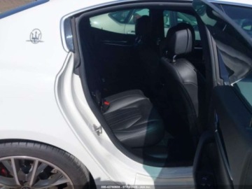 Maserati Ghibli III 2021 Maserati Ghibli S 2021 3.0l 3.0 Benzyna 424KM, zdjęcie 12