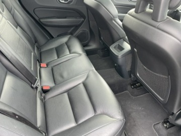 Volvo XC60 II Crossover T5 250KM 2018 Volvo XC 60 4x4 T5 Momentum 2018 kamera, zdjęcie 26