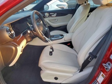 Mercedes Klasa E W214 2023 Mercedes-Benz Klasa E 350 4Matic 2023 2.0 Benzyna 255KM, zdjęcie 7